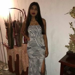 Meet your Posher, Andrea mariel